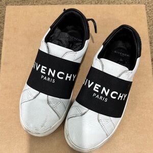 Givenchy Monochrome Logo Sneakers